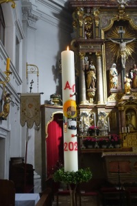 20250419 Osterkerze 04 hoch