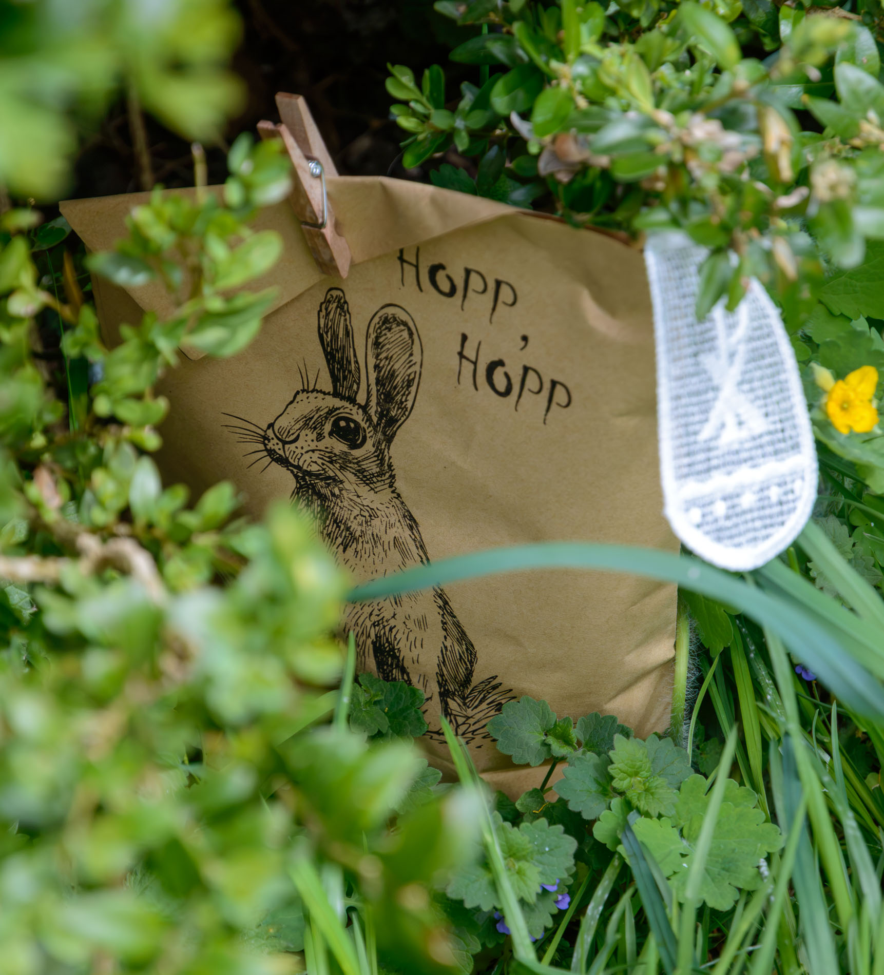 Ostereiersuchen im Pfarrgarten