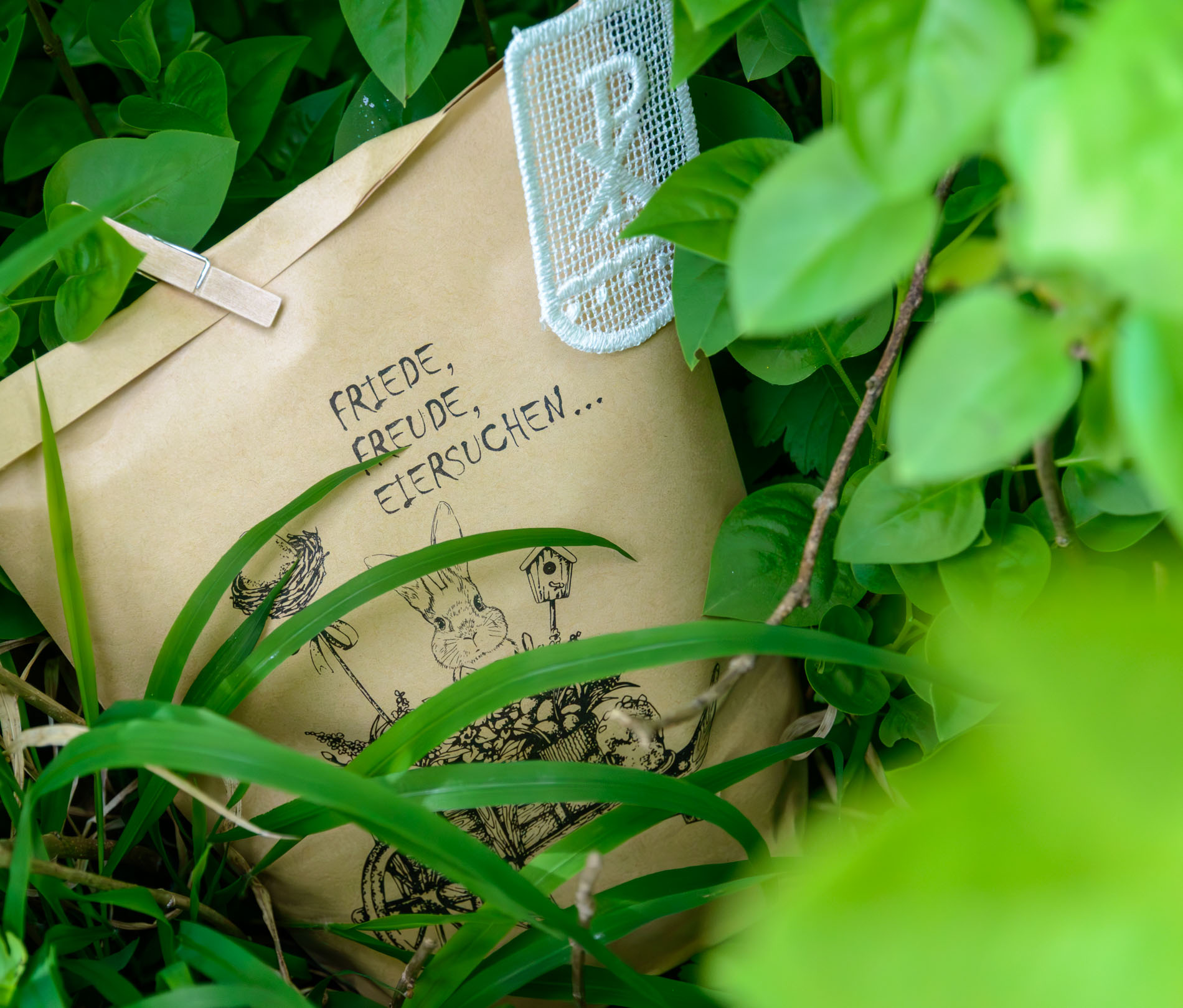 Ostereiersuchen im Pfarrgarten