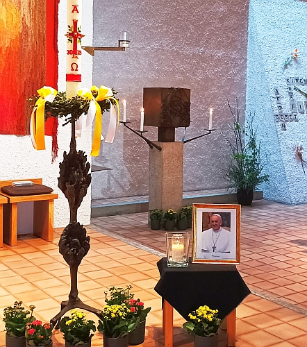 Requiem für Papst Franziskus in St. Albertus Magnus