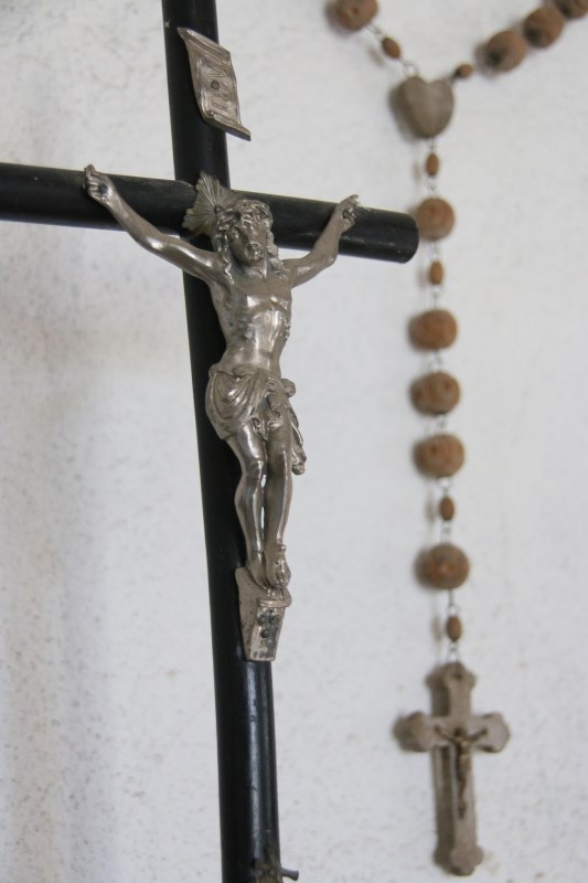Kreuz mit Rosenkranz