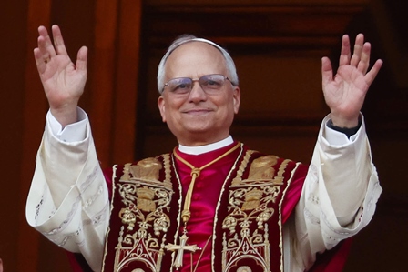2025-05-09-EOM_Papst_Leo_IMAGO_Querformat-small