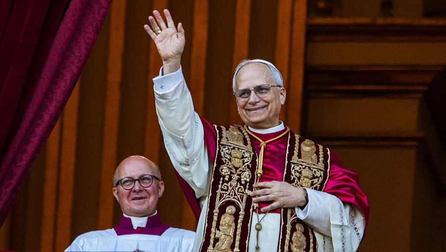 Papst Leo XIV. auf der Benediktionsloggia