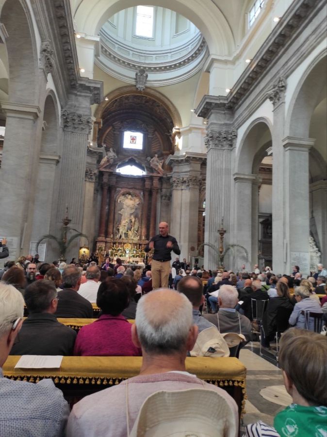 Gottesdienst für die deutschen gehörlosen Pilgerinnen und Pilger in der Kirche San Giovanni dei Fiorentini in Rom
