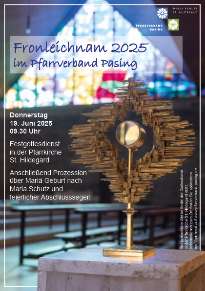 Die Monstranz steht vor einem Fenster in St. Hildegard, Text nebenstehend