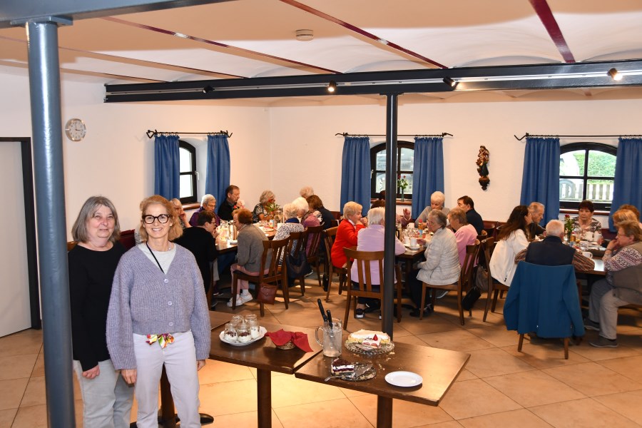 bei Kaffee und Kuchen
