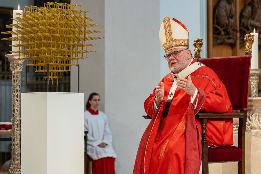 Kardinal Reinhard Marx predigt am 8. Juni 2025 zur Pfingstmesse im Liebfrauendom