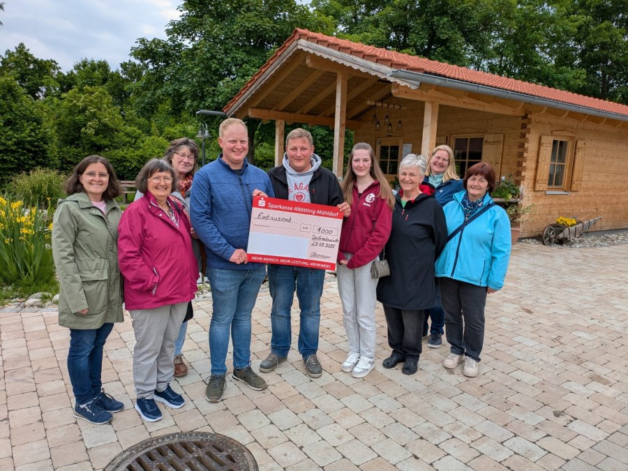 Spendenübergabe Pfarrei Seifriedswörth