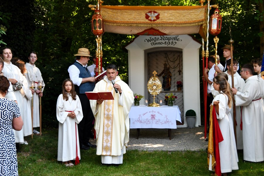 Gebet am Altar