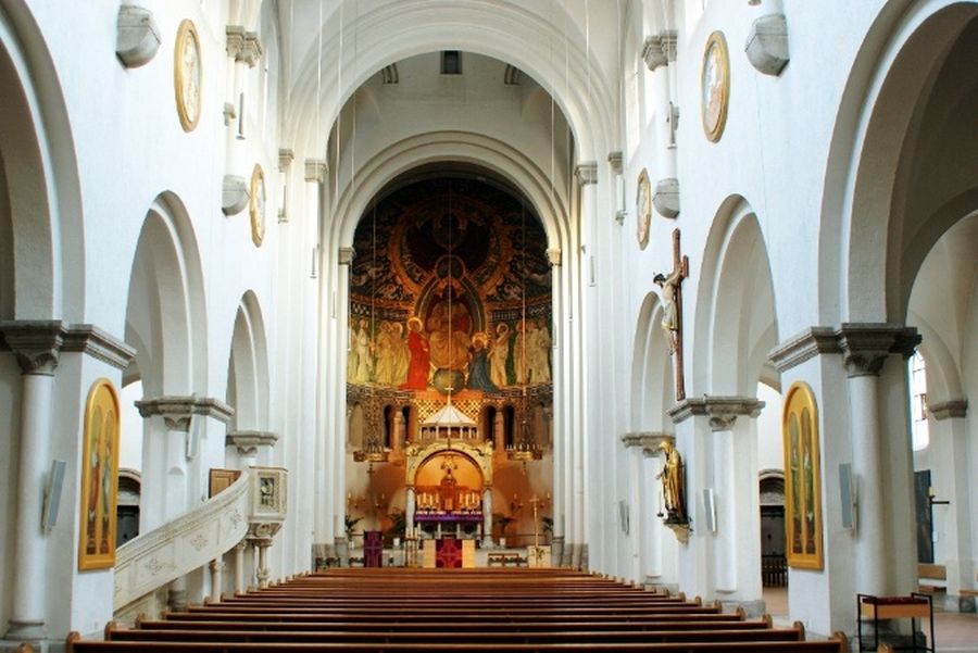 Innenraum der Pfarrkirche St. Anna in München