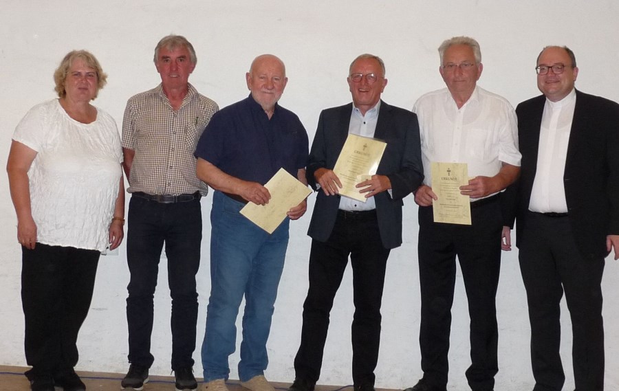 die Geehrten vom Pfarrverband Buchbach