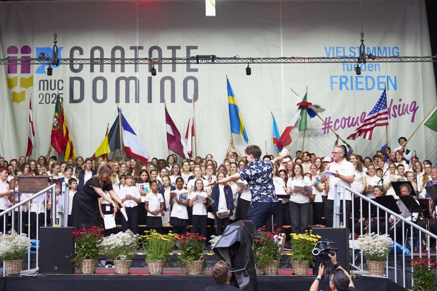 Eröffnung des Pueri Cantores Festival am 16. Juli 2025 auf der Bühne auf dem Marienplatz