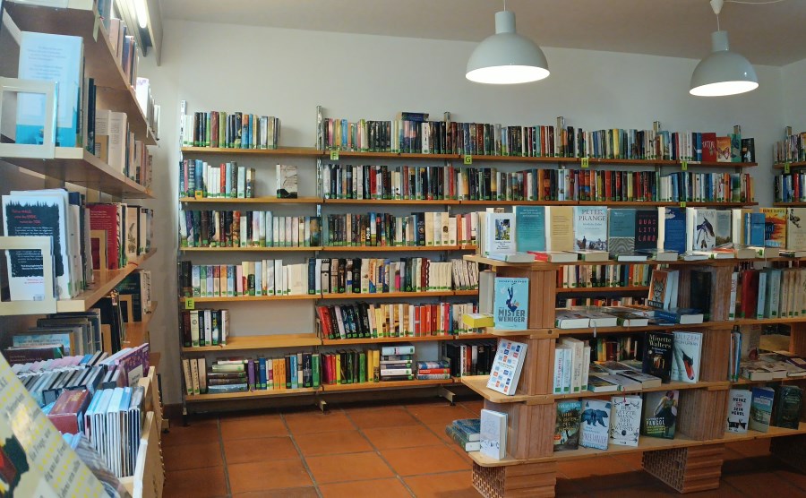 Bücherei rechts
