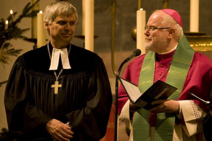 Altlandesbischof Johannes Friedrich und Kardinal Reinhard Marx beim Auftaktgottesdienst zum Ökumenischen Kirchentag am 20. Januar 2009 in St. Matthäus