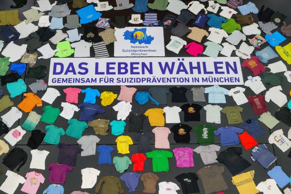 T-Shirt-Aktion zum Welttag der Suizidprävention 2025
