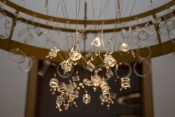 Haus am Ostfriedhof, Deckenlüster