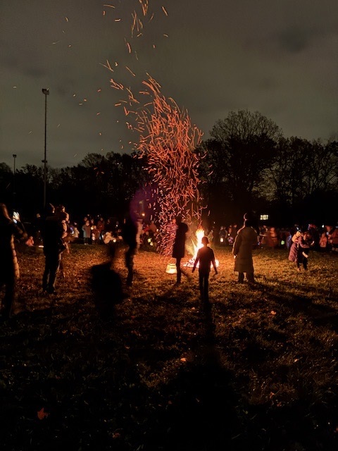 St. Martinsfeuer in Königin der Märtyrer
