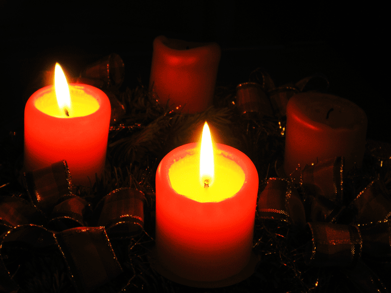 Zwei brennende Kerzen