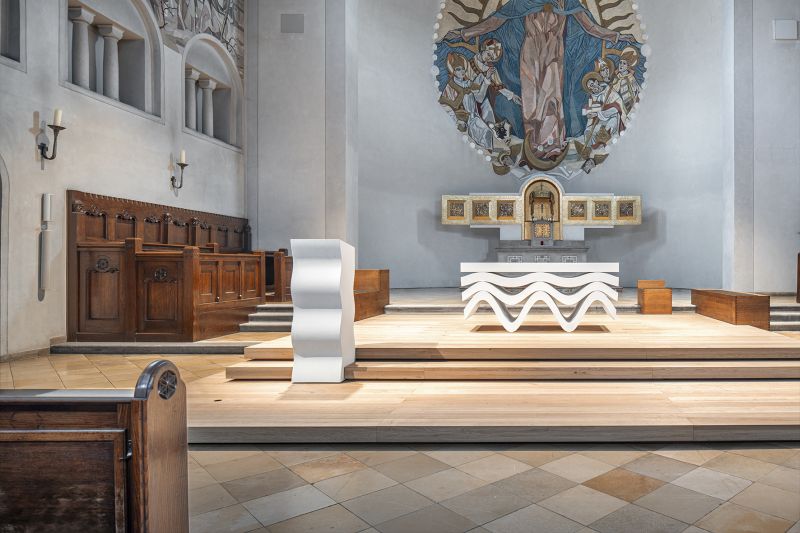 Neue Altarinsel in Maria Schutz