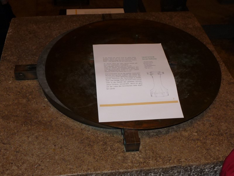 Taufstein - Ort der Hoffnung