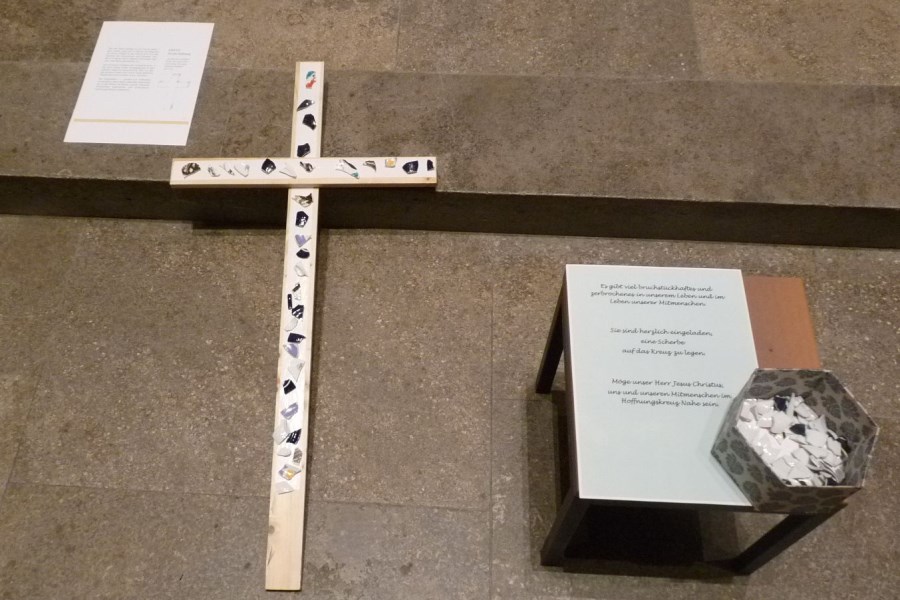 Kreuz - Ort der Hoffnung