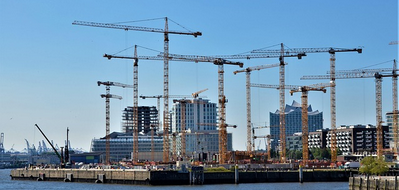 Kräne vor der Hafencity