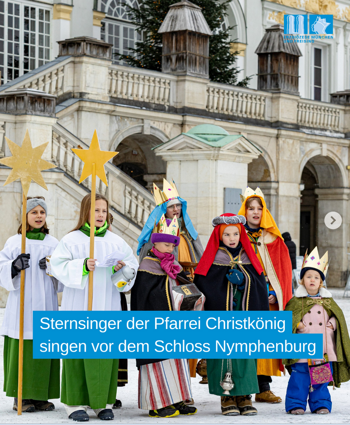 Sternsinger vor dem Schloss EMBUC 2026