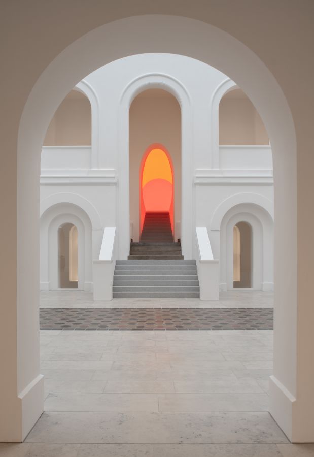 Lichtinstallation "A Chapel for Luke and his scribe Lucius the Cyrene" im Diözesanmuseum Freising