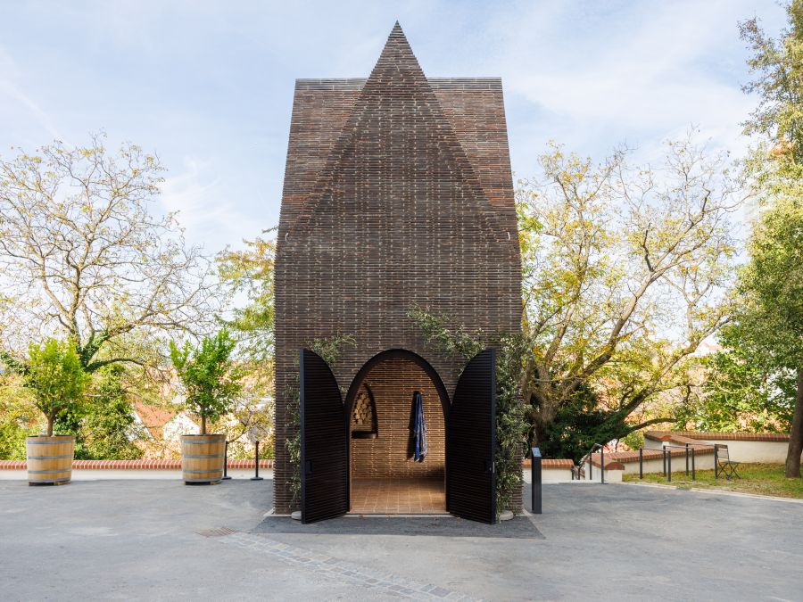 Mary's Mantle Chapel von Kiki Smith auf dem Domberg in Freising
