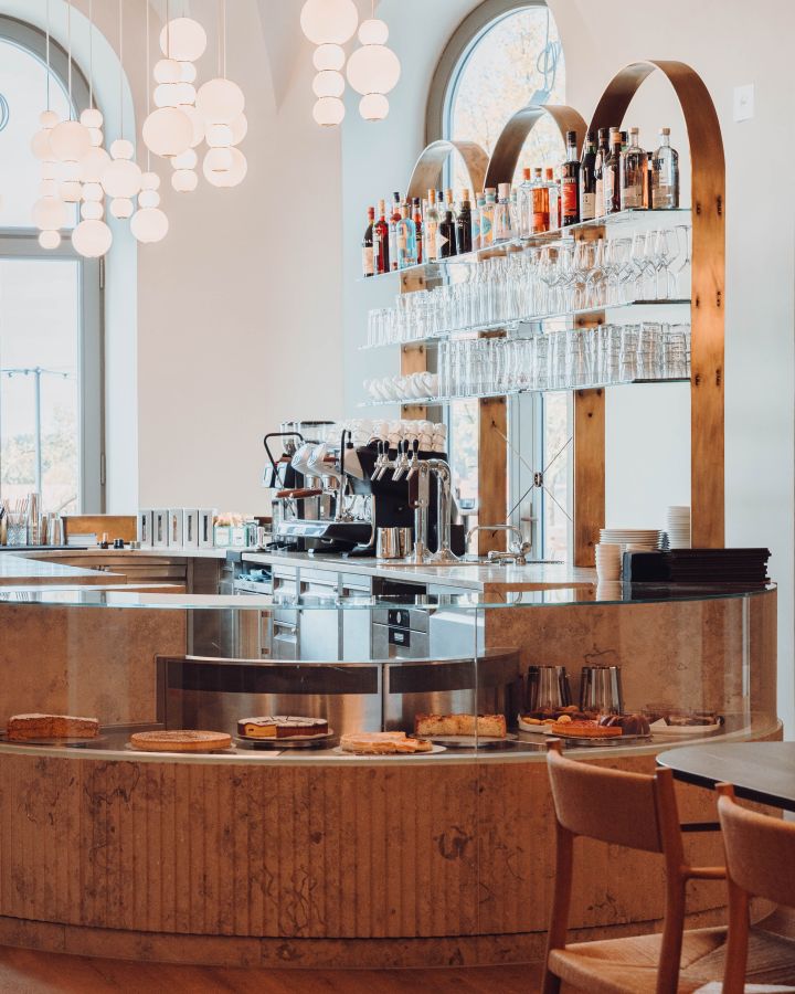 Theke des Restaurants im Diözesanmuseum Freising