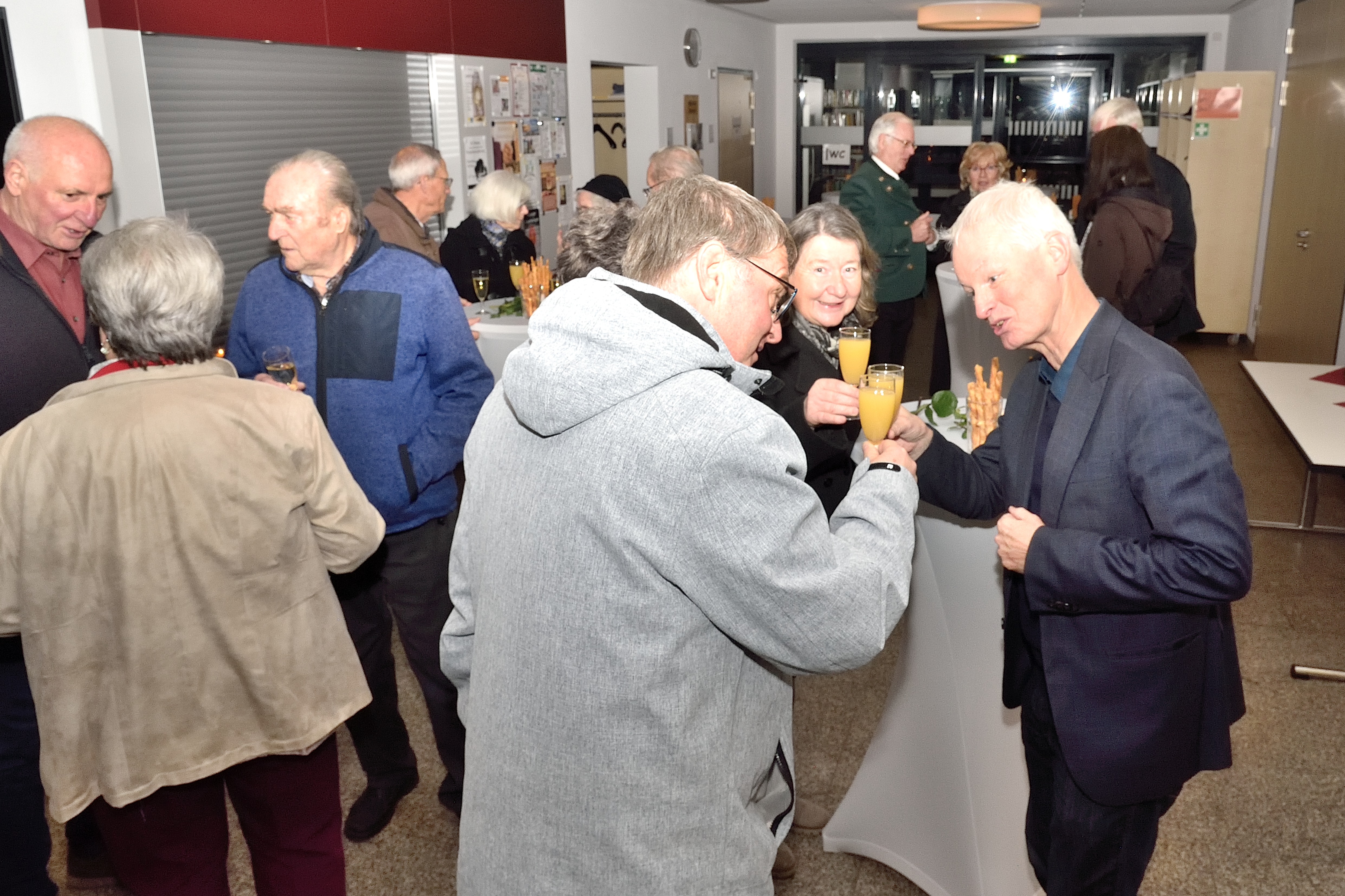 Geselliges Beisammensein im Pfarrsaal