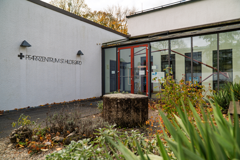 Außenaufnahme des Pfarrzentrums St. Hildegard