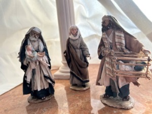 Krippenfiguren Hanna und Simeon, sowie Josef