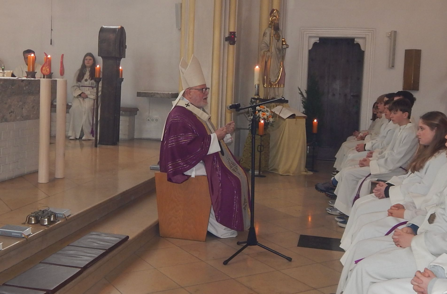 Kardinal Marx bei der Predigt während des Festgottesdienstes