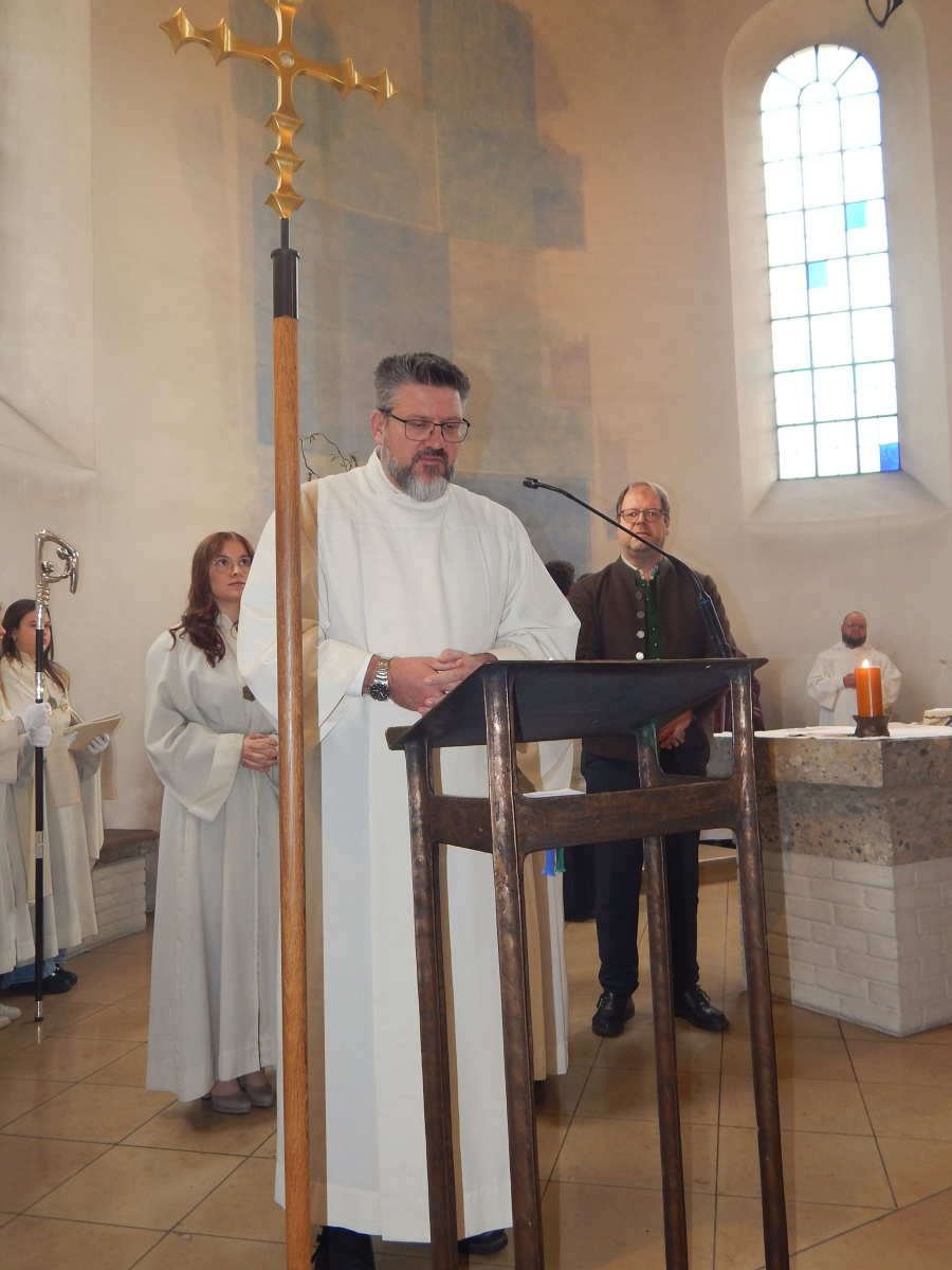 Der ehemalige Gemeindereferent der Pfarrei Martin Riedl beim Festgottesdienst