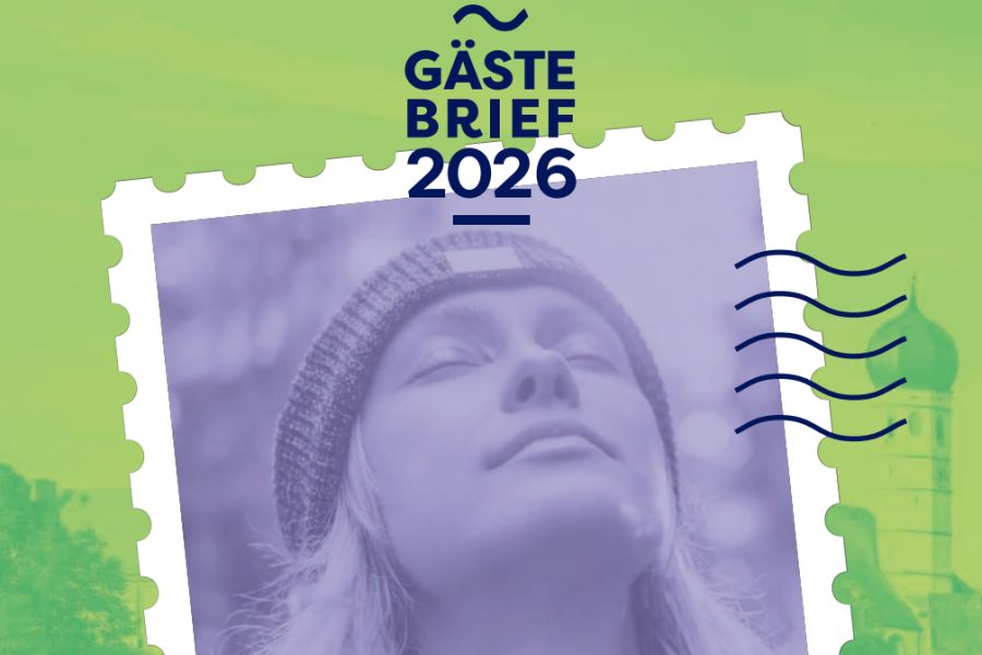 Cover vom Gästebrief 2026 mit dem Bild einer jungen Frau mit geschlossenen Augen und Skimütze